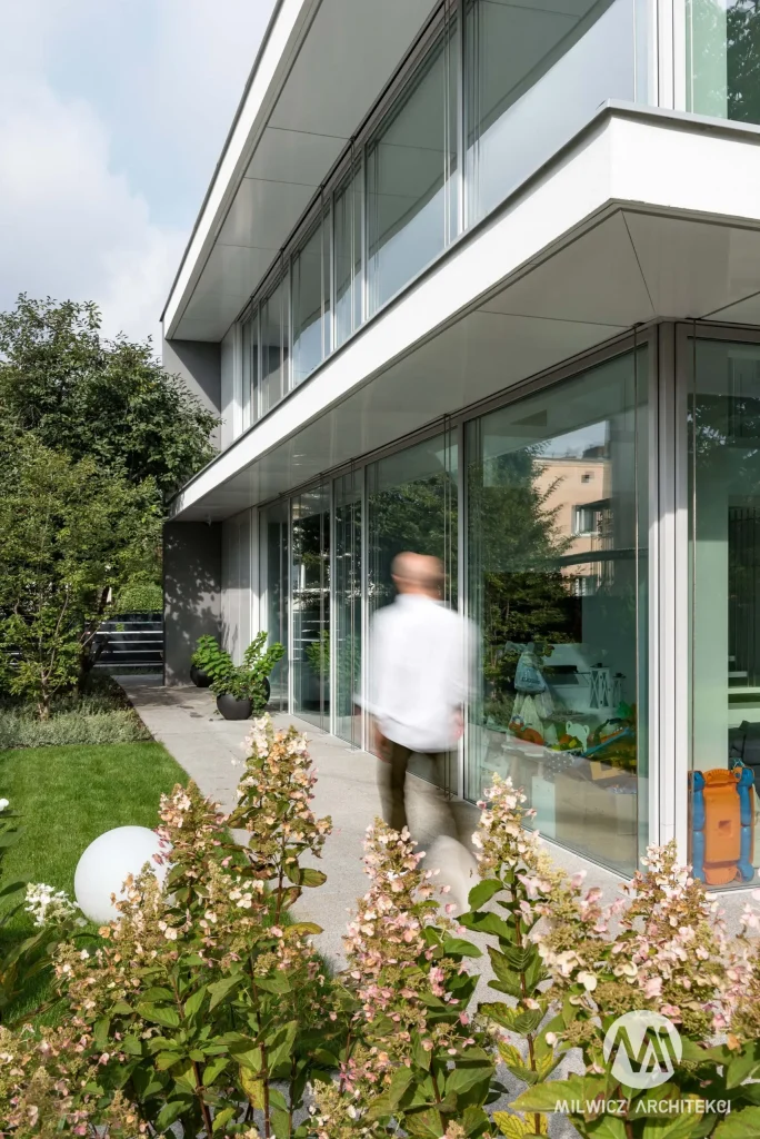 Milwicz architekci - projekty indywidualne - warszawa miejska willa - realizacja zewnątrz
